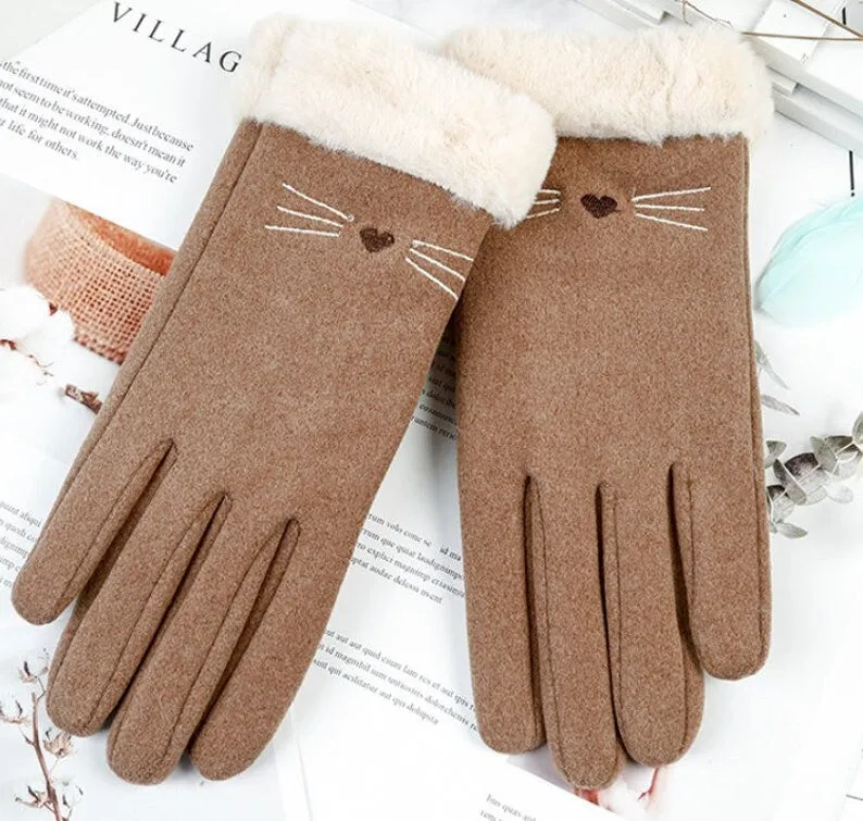 Winter Warmth in Style: Cat Lover's Touchscreen Cotton Gloves for Women