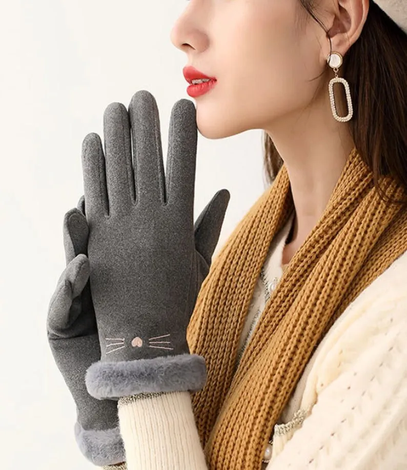 Winter Warmth in Style: Cat Lover's Touchscreen Cotton Gloves for Women