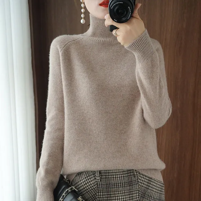 Women's Elegant Turtleneck Knitted Jumper | Ideal for Autumn/Winter