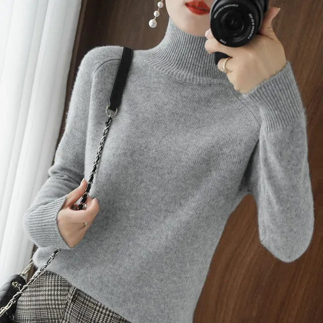 Women's Elegant Turtleneck Knitted Jumper | Ideal for Autumn/Winter